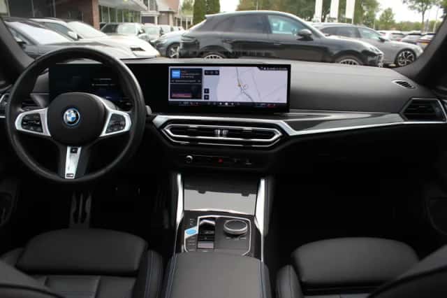 BMW i4 (2024) thumbnail 3