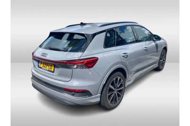 Audi Q4 e-tron (2022) thumbnail 3