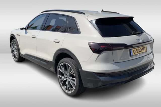 Audi e-tron (2019) thumbnail 4