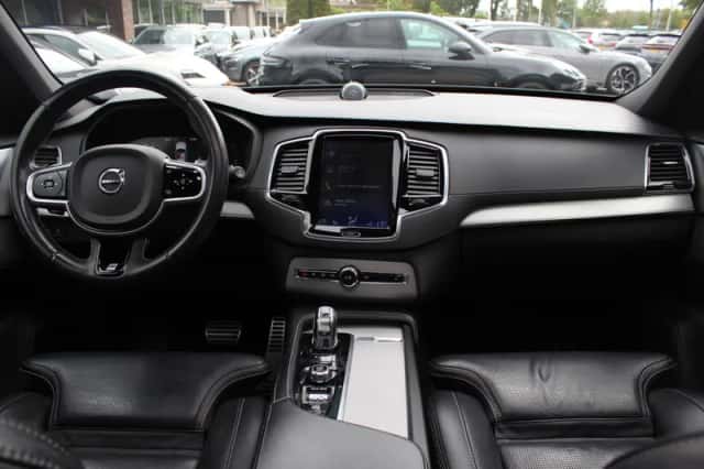 Volvo XC90 (2018) thumbnail 2