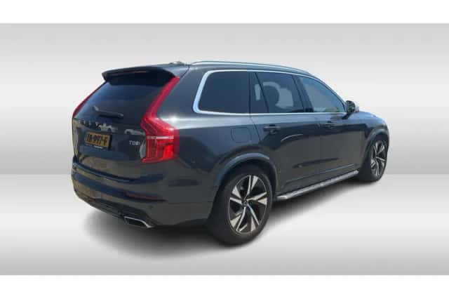 Volvo XC90 (2018) thumbnail 2