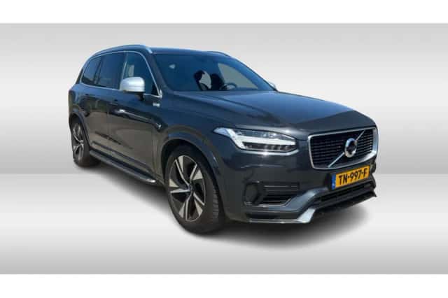 Volvo XC90 (2018) thumbnail 3