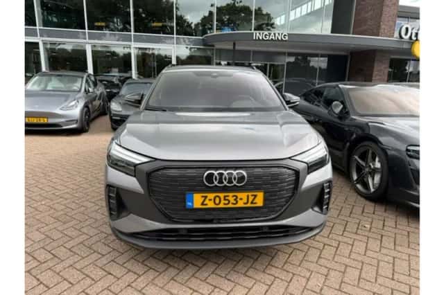 Audi Q4 (2022) thumbnail 3