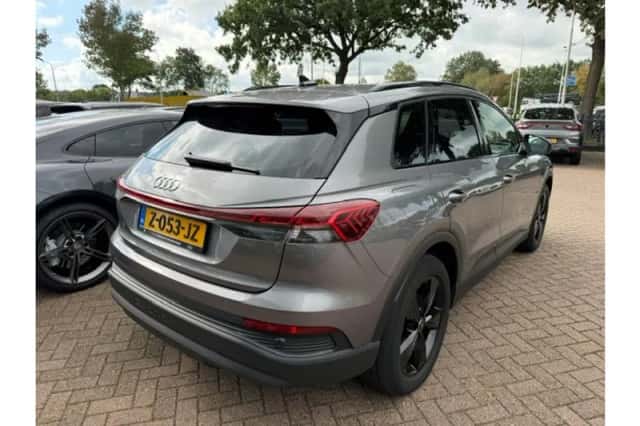 Audi Q4 (2022) thumbnail 4