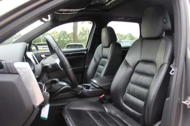 Porsche Cayenne (2013) thumbnail 4