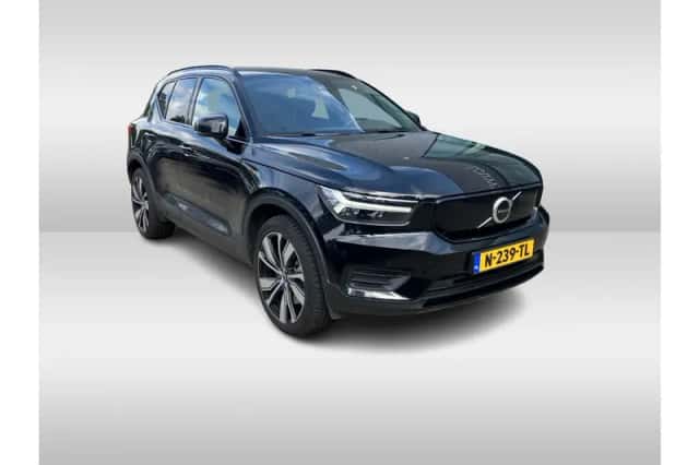 Volvo XC40 (2021) thumbnail 3