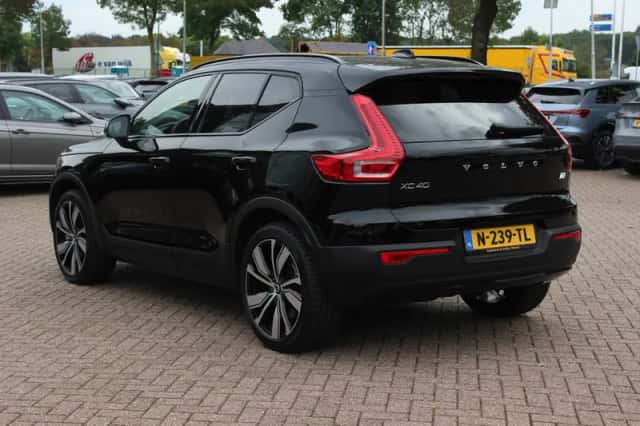 Volvo XC40 (2021) thumbnail 4