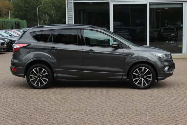 Ford Kuga (2018) thumbnail 5