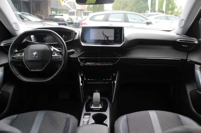 Peugeot e-2008 (2021) thumbnail 3