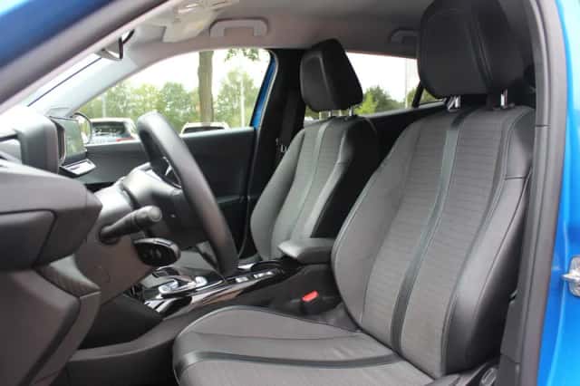Peugeot e-2008 (2021) thumbnail 5