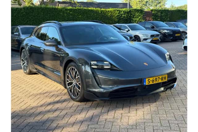 Porsche Taycan Cross Turismo (2023) thumbnail 5