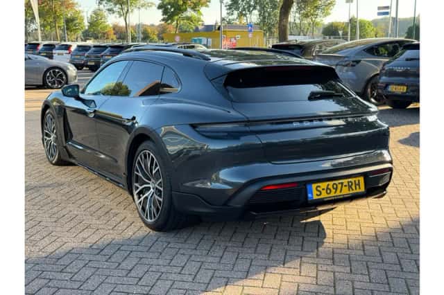 Porsche Taycan Cross Turismo (2023) thumbnail 6