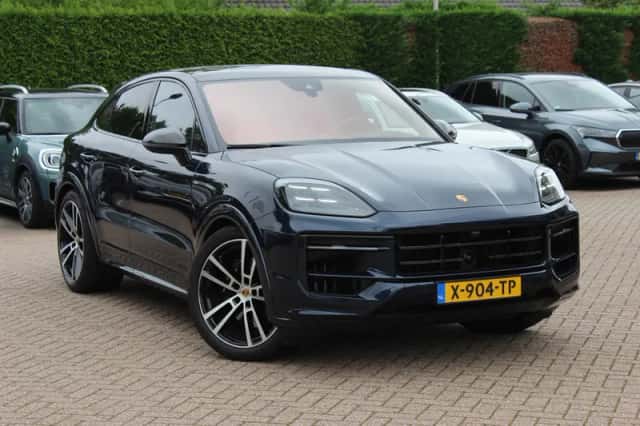 Porsche Cayenne Coupé (2024) thumbnail 1