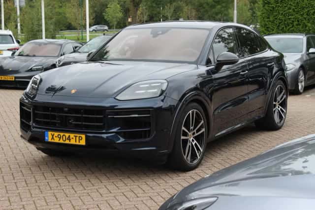 Porsche Cayenne Coupé (2024) thumbnail 5
