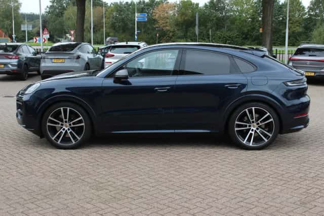 Porsche Cayenne Coupé (2024) thumbnail 6