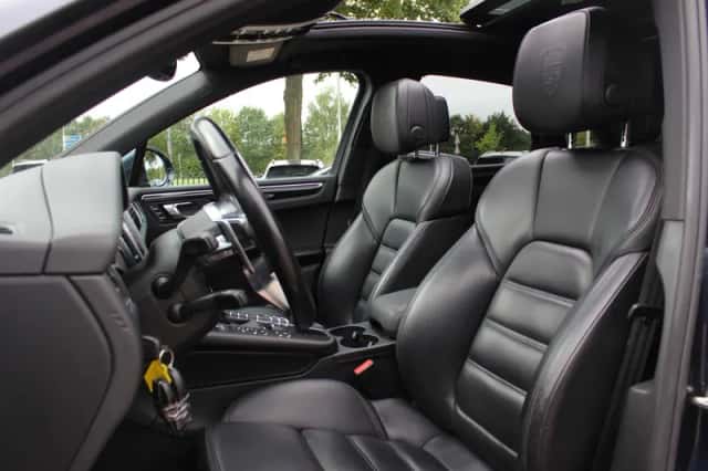 Porsche Macan (2017) thumbnail 4