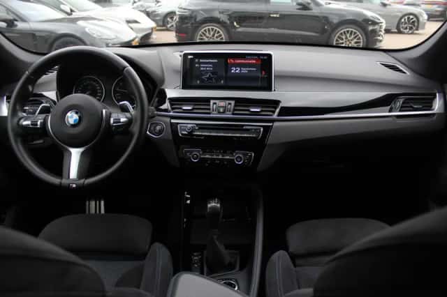 BMW X1 (2018) thumbnail 2