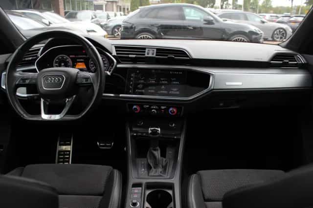 Audi Q3 Sportback (2021) thumbnail 3