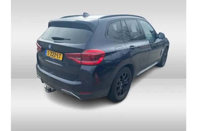 BMW iX3 (2021) thumbnail 2