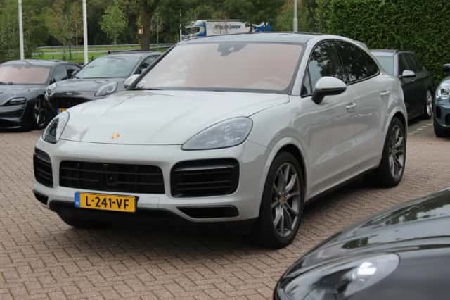 Porsche Cayenne Coupé (2021) thumbnail 6