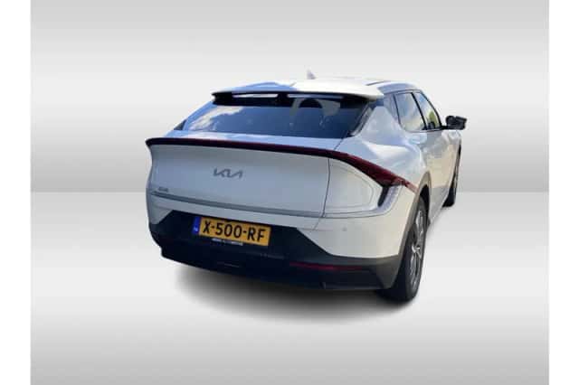 Kia EV6 (2024) thumbnail 3
