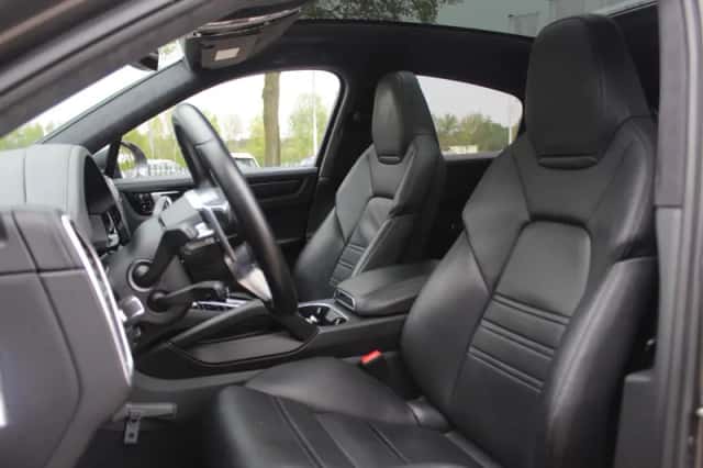 Porsche Cayenne Coupé (2021) thumbnail 3