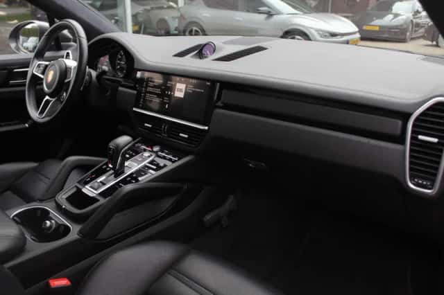 Porsche Cayenne Coupé (2021) thumbnail 5