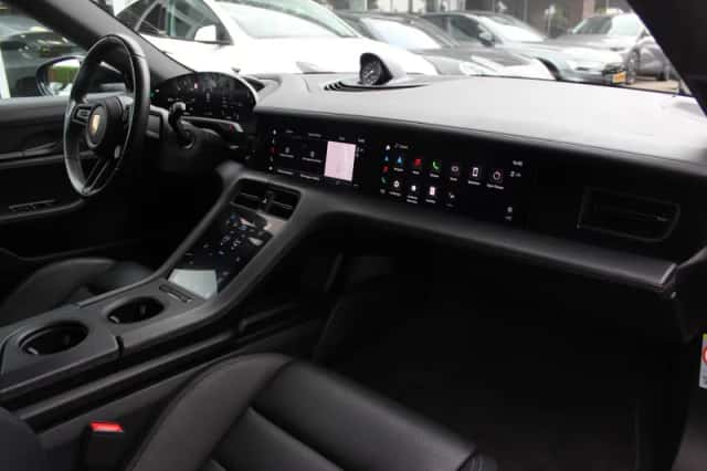 Porsche Taycan Sport Turismo (2023) thumbnail 6