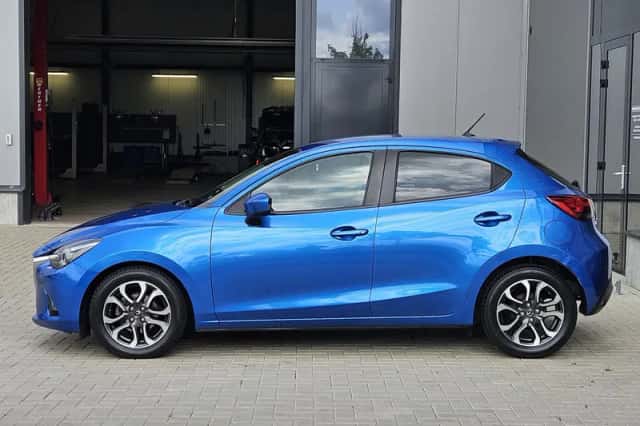 Mazda 2 (2015) thumbnail 5