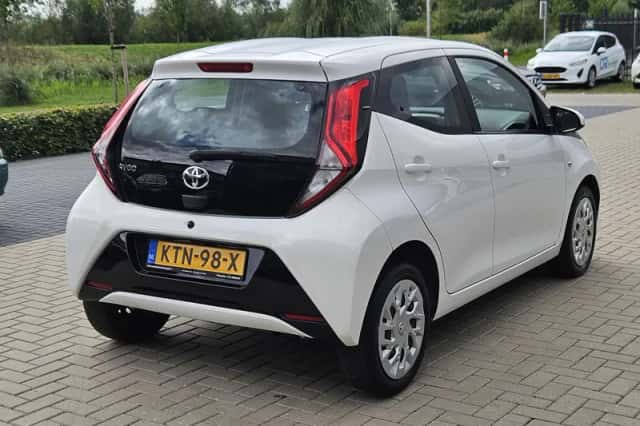 Toyota Aygo (2021) thumbnail 4