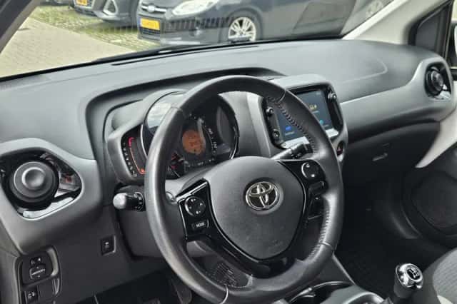 Toyota Aygo (2021) thumbnail 6
