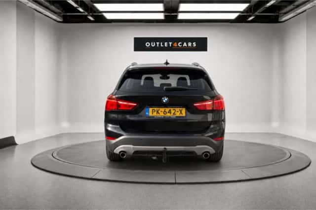 BMW X1 (2015) thumbnail 4