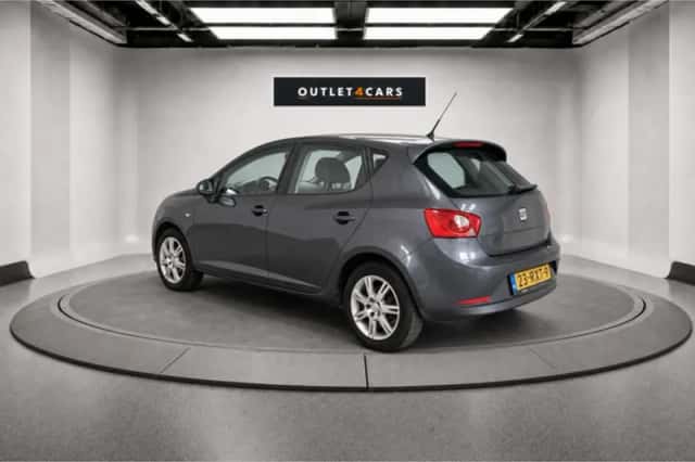 SEAT Ibiza (2010) thumbnail 3