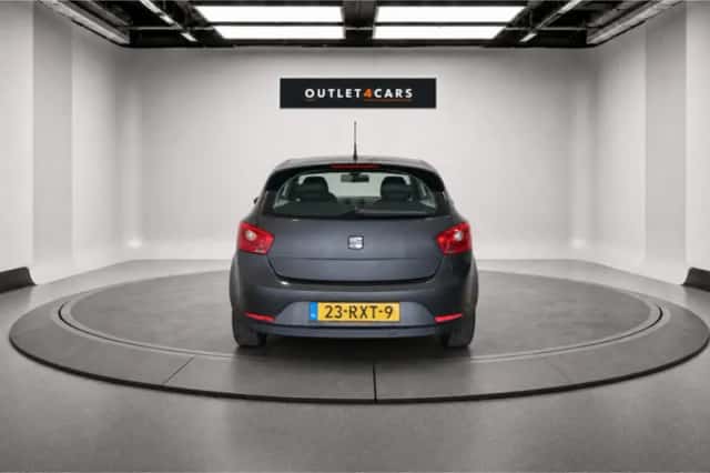SEAT Ibiza (2010) thumbnail 4