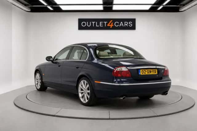 Jaguar S-Type (2007) thumbnail 3
