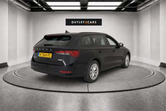 Škoda Octavia (2021) thumbnail 5