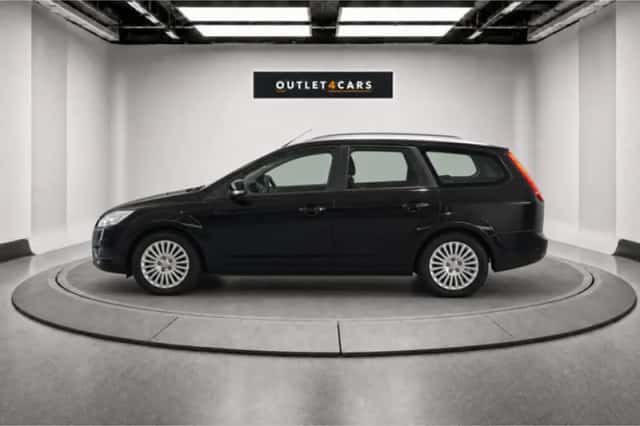 Ford Focus (2010) thumbnail 2