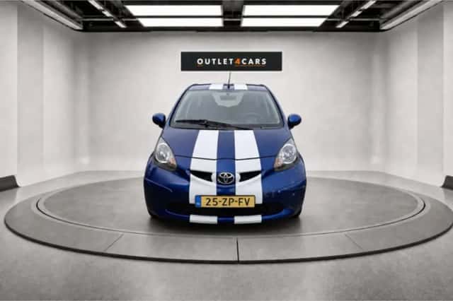 Toyota Aygo (2008) thumbnail 5