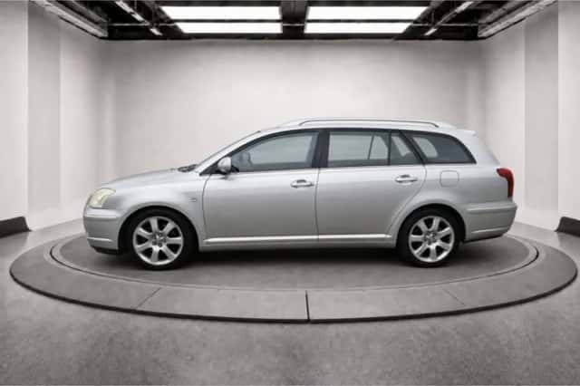 Toyota Avensis (2005) thumbnail 2