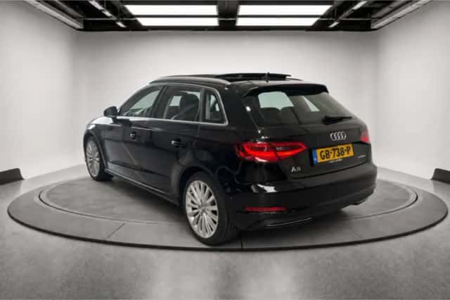 Audi A3 (2015) thumbnail 3