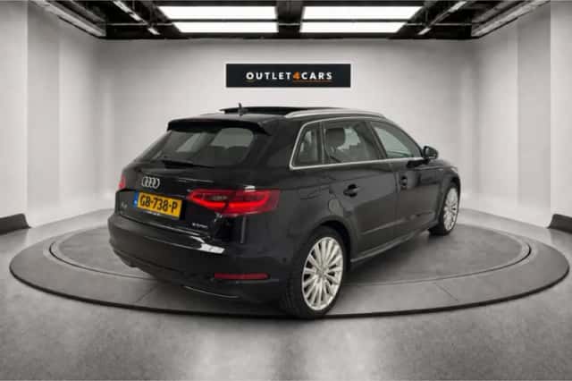 Audi A3 (2015) thumbnail 5