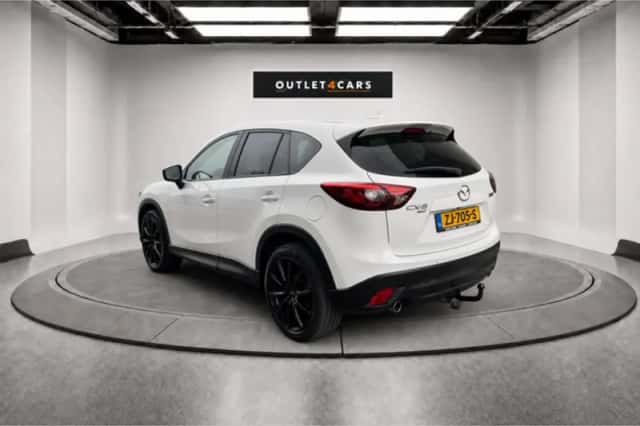 Mazda CX-5 (2016) thumbnail 3