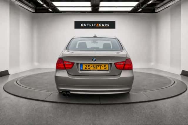 BMW 3-Serie (2010) thumbnail 4