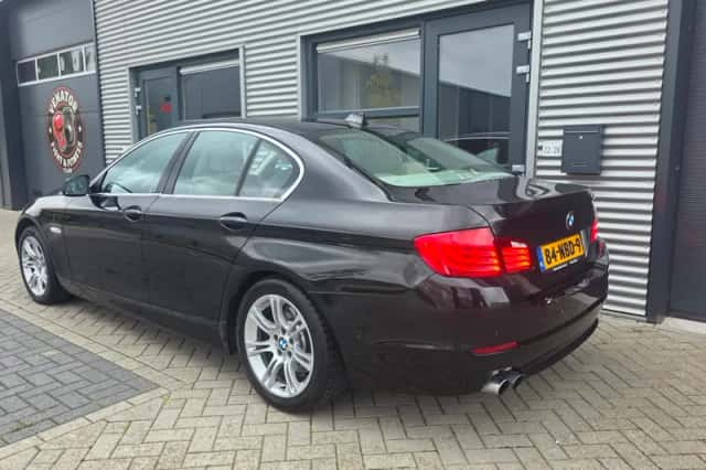 BMW 5-Serie (2010) thumbnail 3