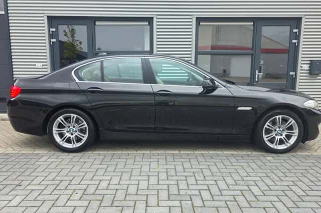 BMW 5-Serie (2010) thumbnail 6