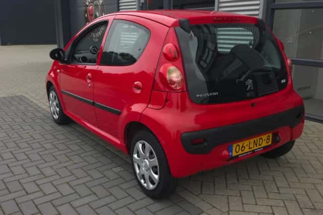 Peugeot 107 (2010) thumbnail 3
