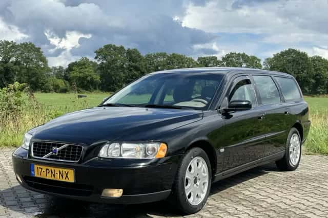 Volvo V70 (2004) thumbnail 1