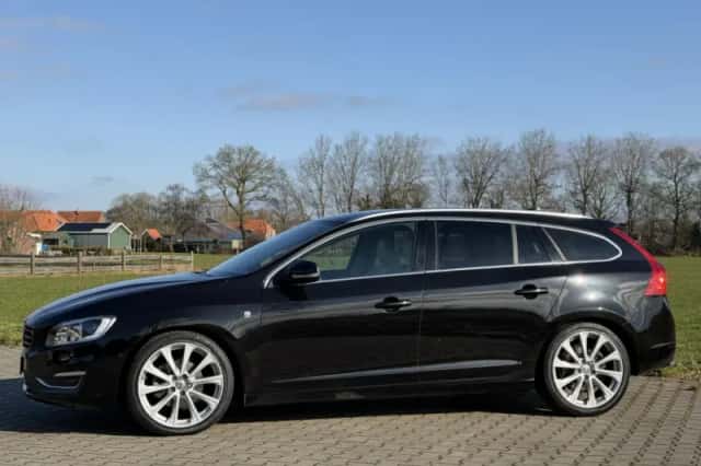 Volvo V60 (2015) thumbnail 3