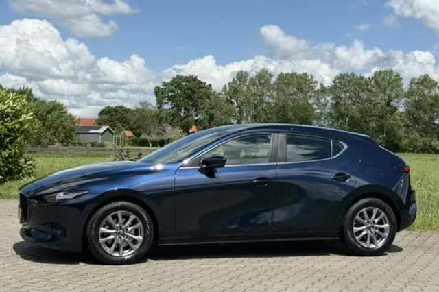 Mazda 3 (2021) thumbnail 3