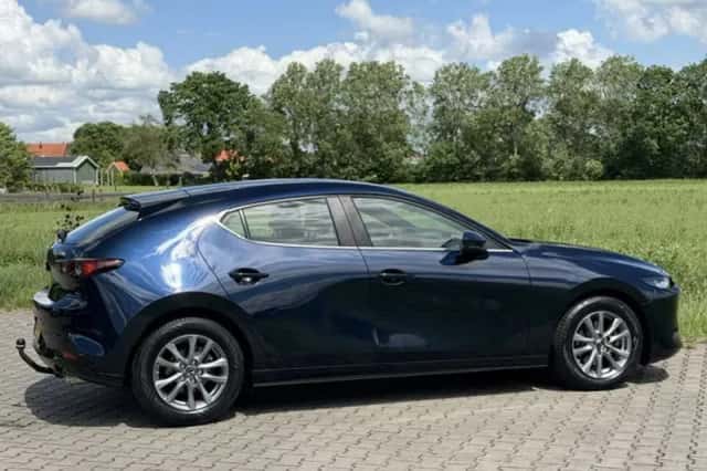 Mazda 3 (2021) thumbnail 4